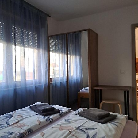 Sara1 Apartamento Slavonski Brod Exterior foto