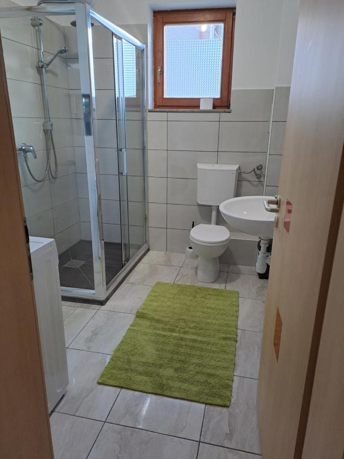 Sara1 Apartamento Slavonski Brod Exterior foto