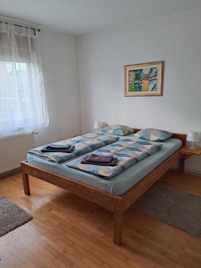 Sara1 Apartamento Slavonski Brod Exterior foto