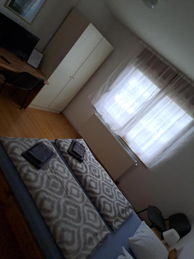 Sara1 Apartamento Slavonski Brod Exterior foto