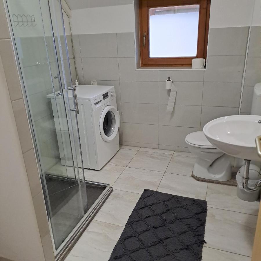 Sara1 Apartamento Slavonski Brod Exterior foto