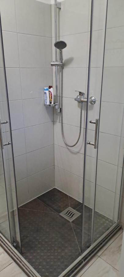 Sara1 Apartamento Slavonski Brod Exterior foto