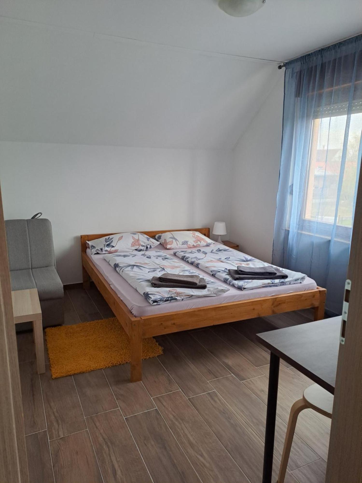 Sara1 Apartamento Slavonski Brod Exterior foto