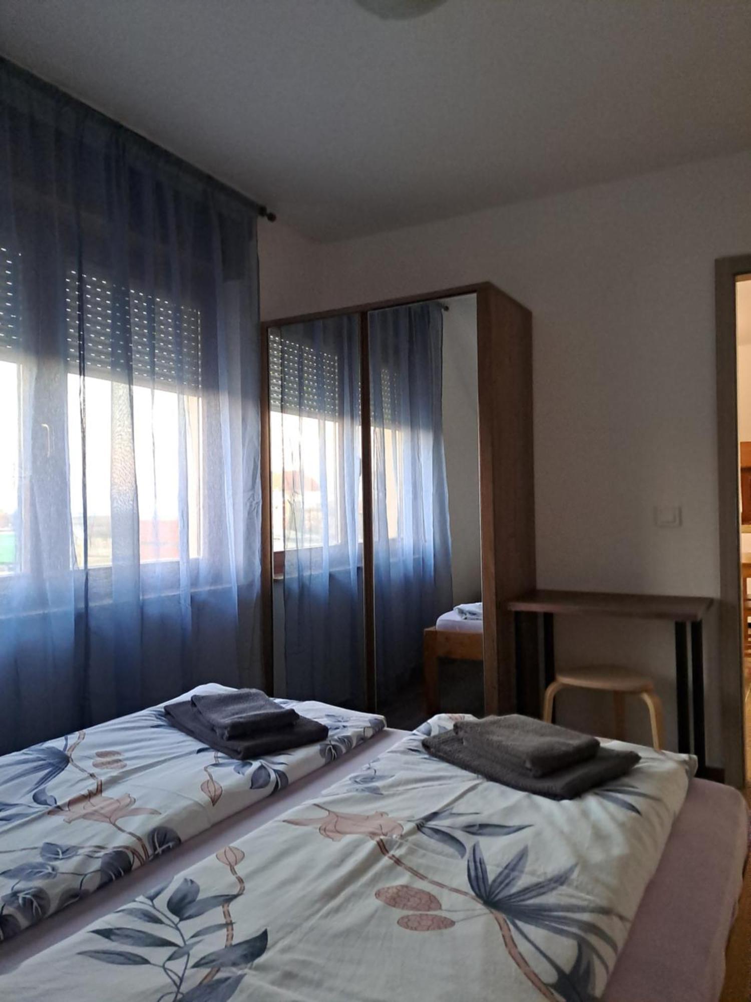 Sara1 Apartamento Slavonski Brod Exterior foto
