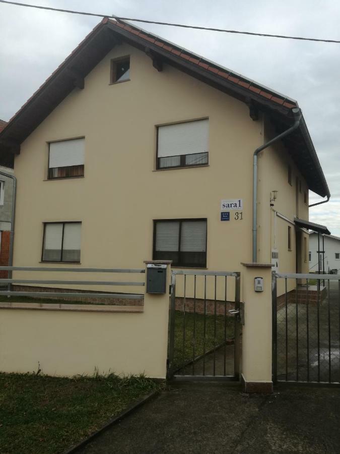 Sara1 Apartamento Slavonski Brod Exterior foto